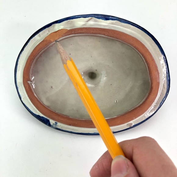 Trinket Box Lidded Oval Shaped CHIPED Mexico - Picture 6 of 9